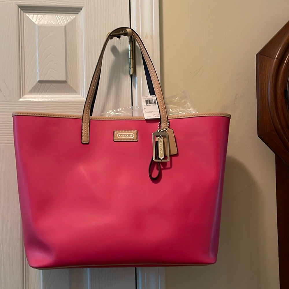 COACH Park Metro Leather Tote - F24341-new